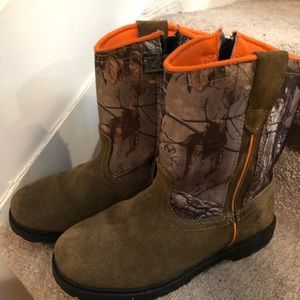 Boys boots